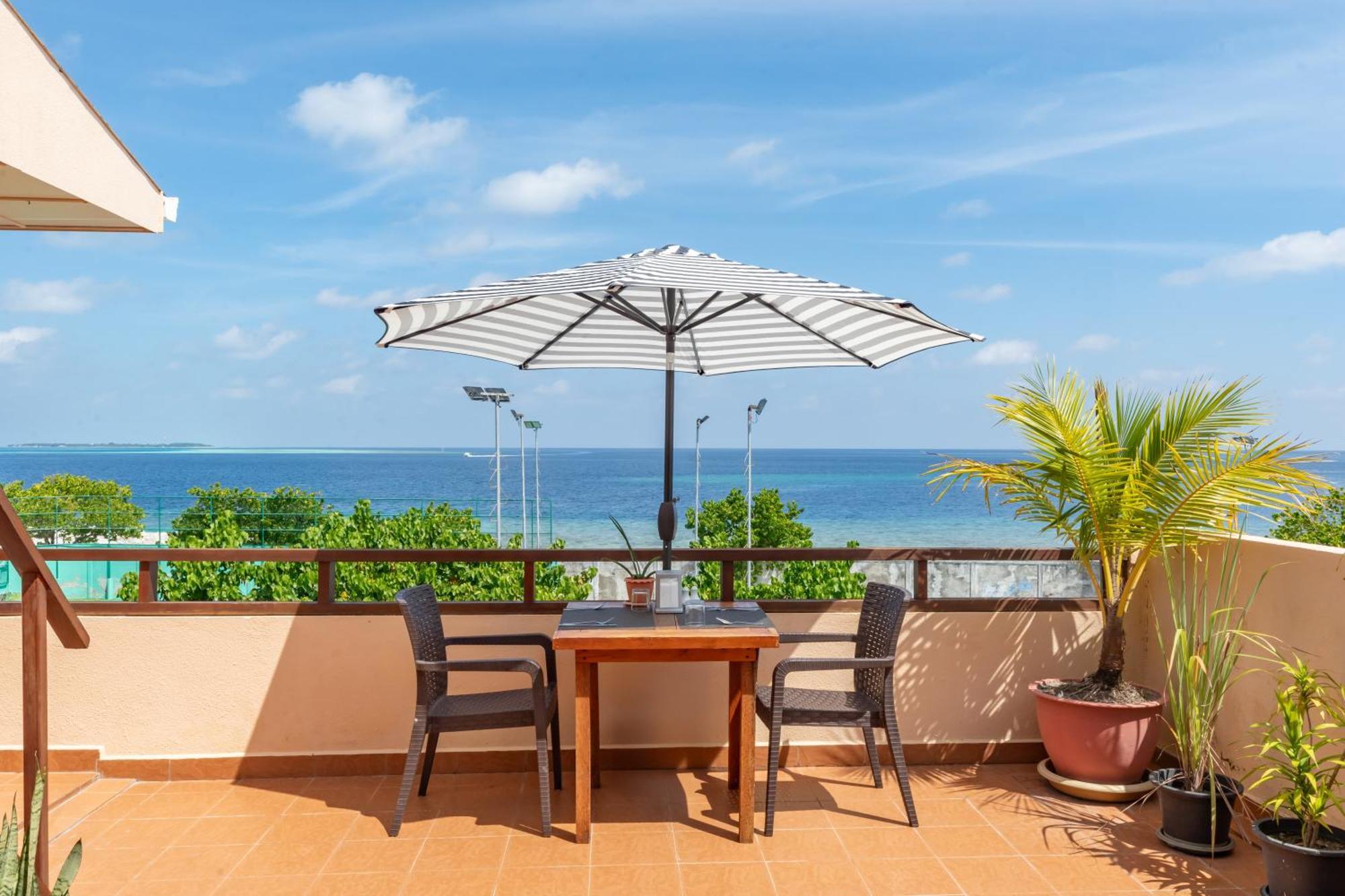 Nemo Inn Omadhoo Ngoại thất bức ảnh