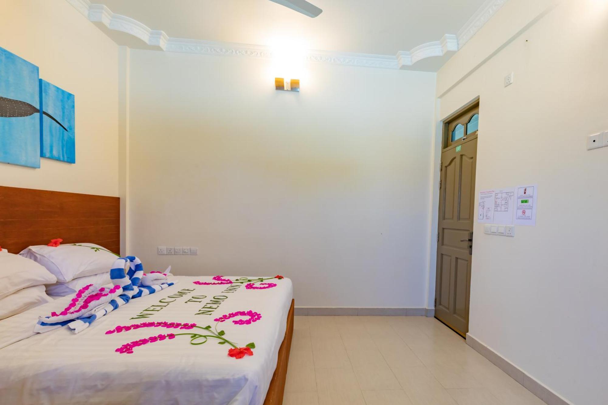 Nemo Inn Omadhoo Ngoại thất bức ảnh