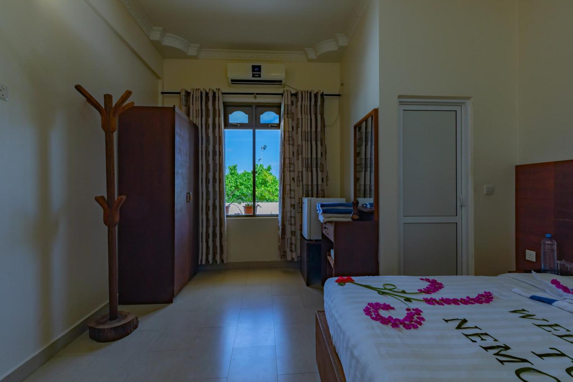 Nemo Inn Omadhoo Ngoại thất bức ảnh