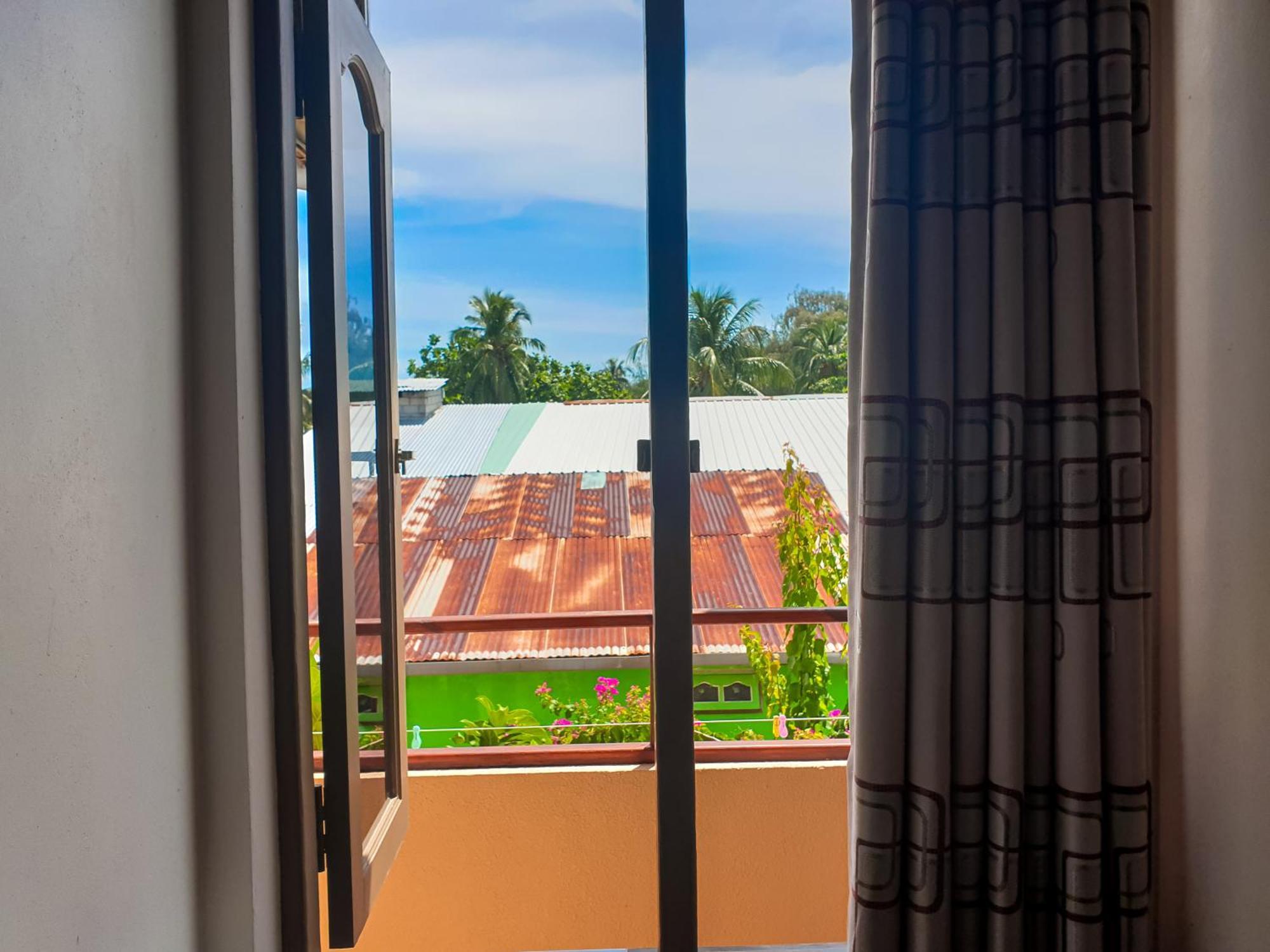 Nemo Inn Omadhoo Ngoại thất bức ảnh